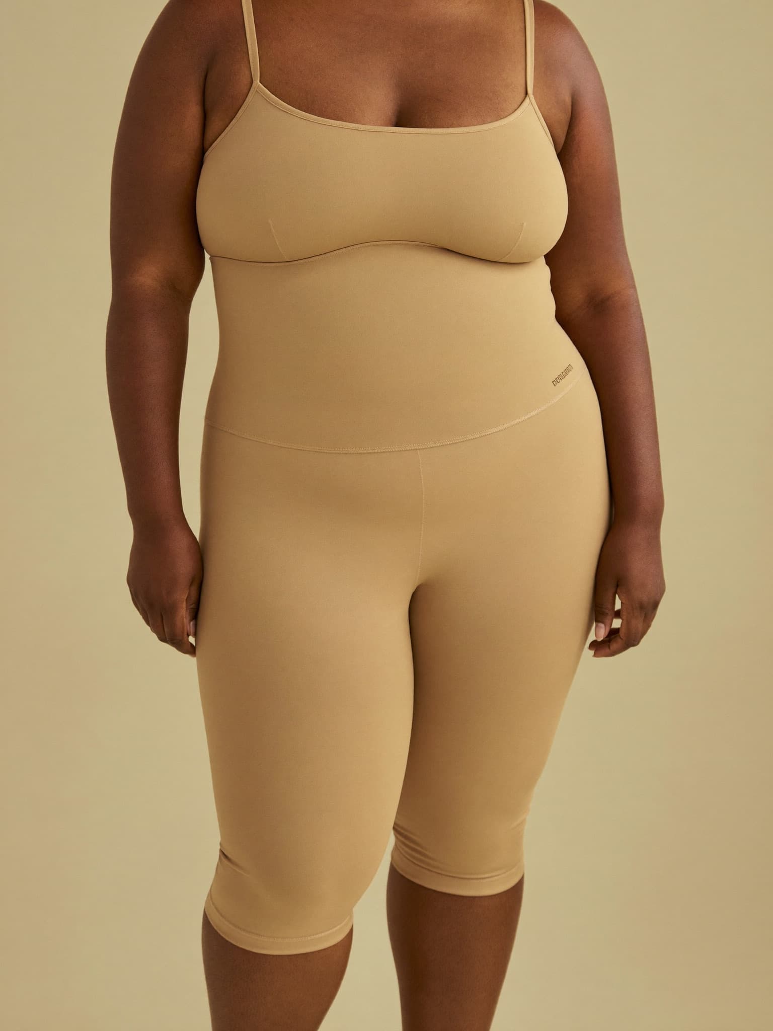 Evelyn wears 2XL